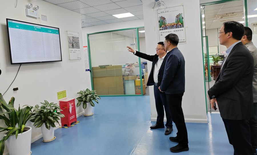 揚(yáng)州市廣陵區(qū)區(qū)長郎俊一行 (1).jpg